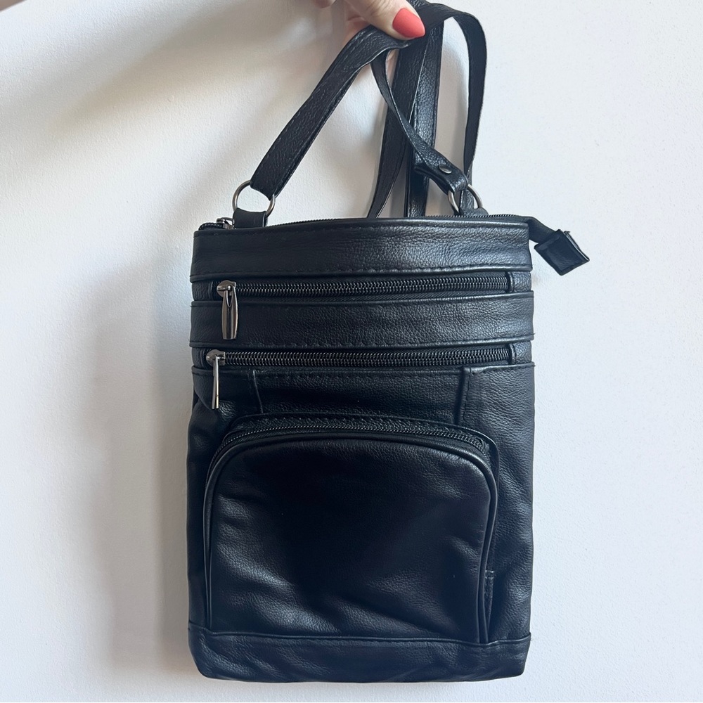 Black multi pocket crossbody travel bag